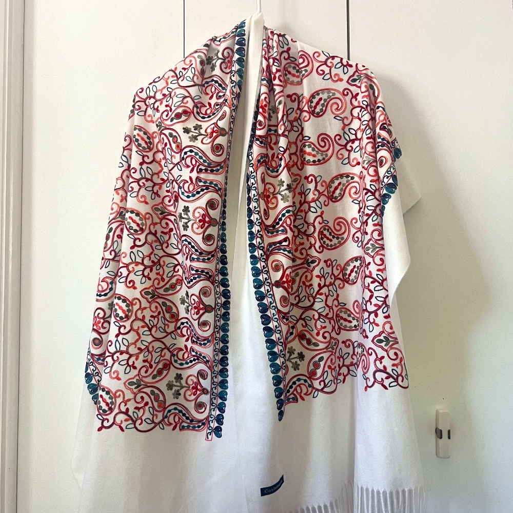 White cashmere shawl *NEW*